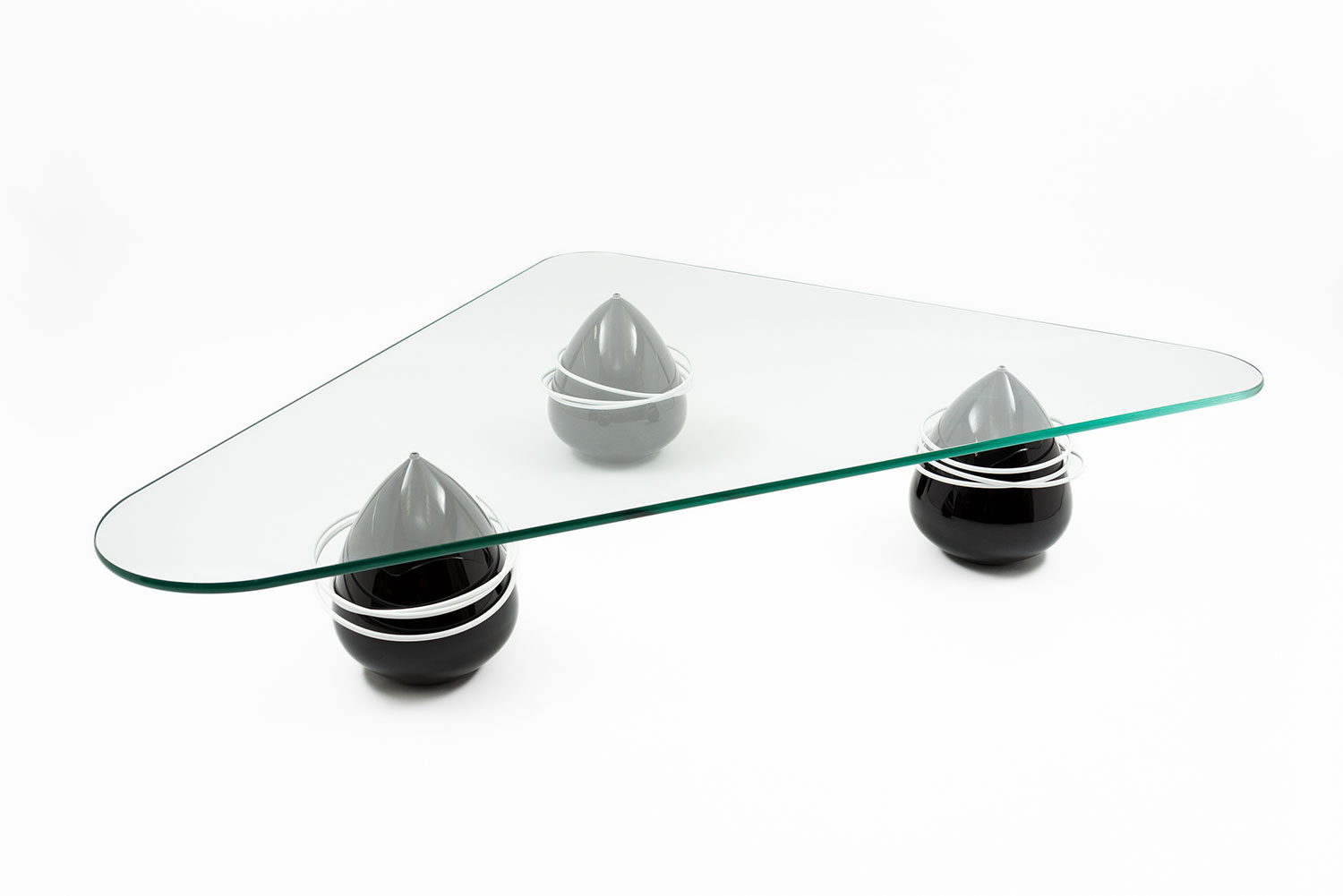 Sculpture with center table function