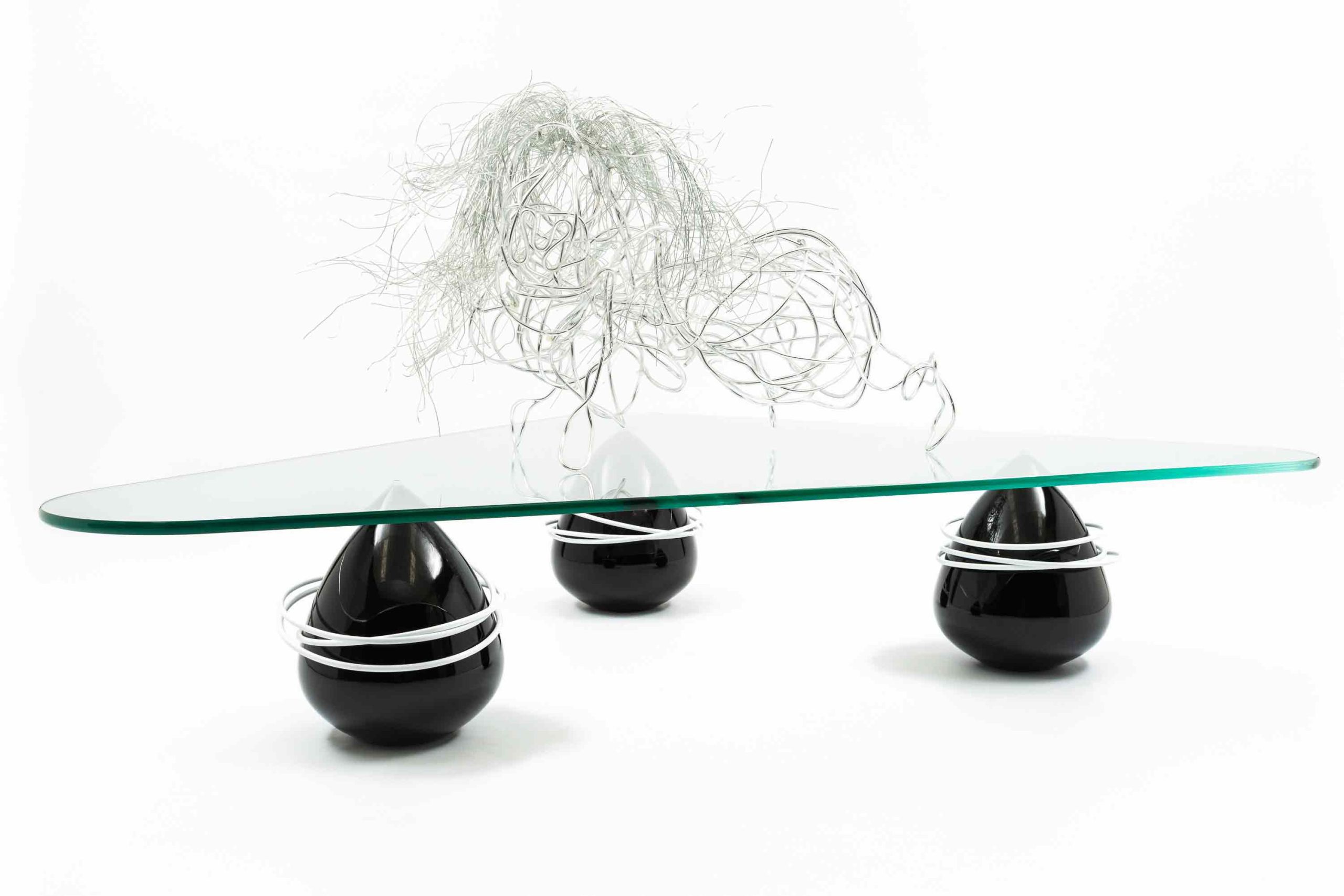 Sculpture with center table function