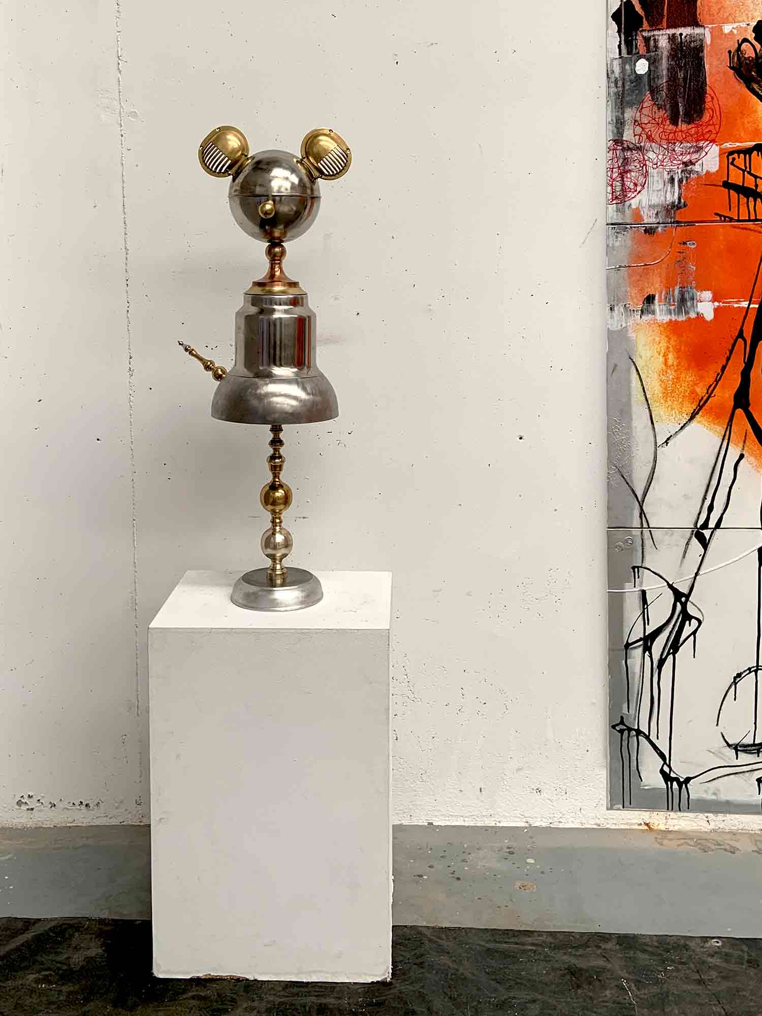 Mouse (him/her) sculpture